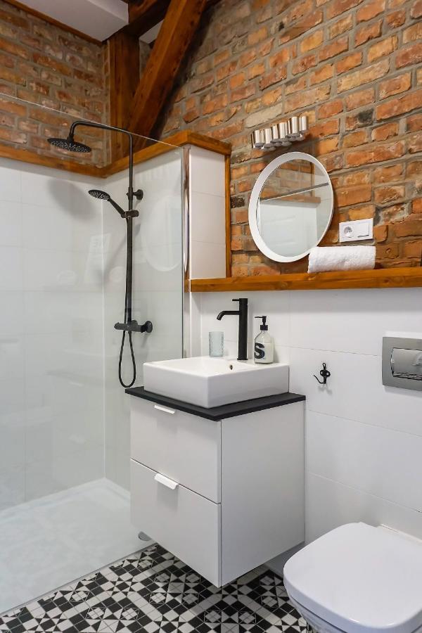 Apartamenty Torunskie Pod Krzywa Wieza Екстериор снимка